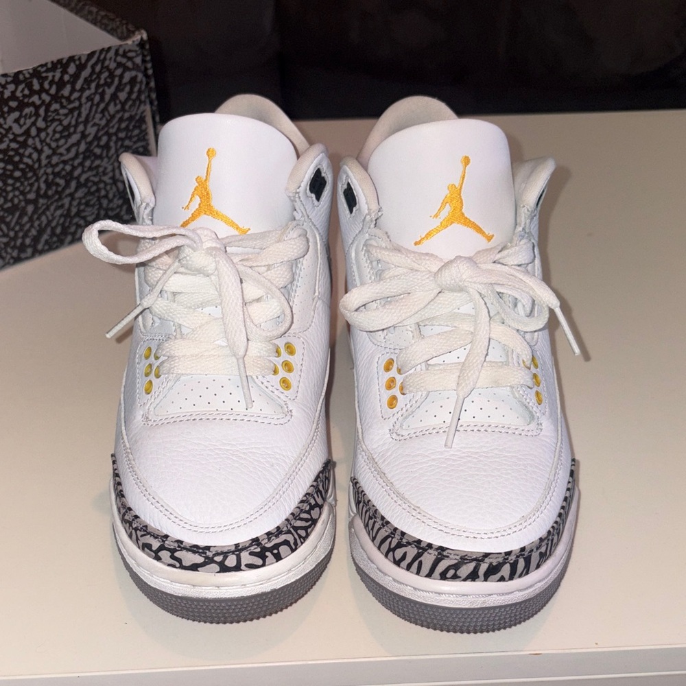Women’s Air Jordan 3 Retro Size 6.5 AUTHENTIC